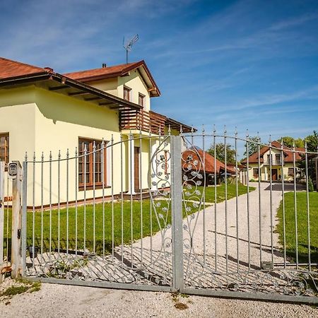 Jurajska Stokrotka Kotowice Kültér fotó